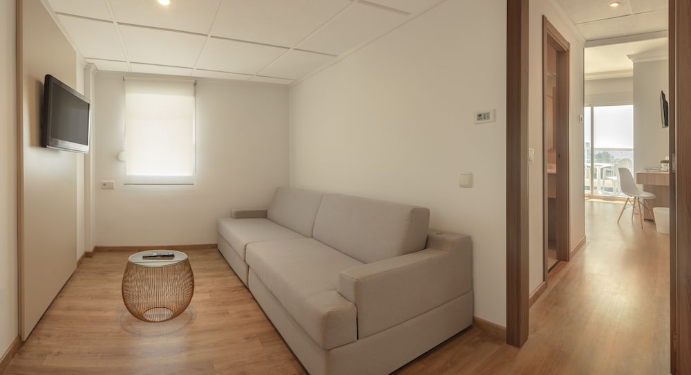 Habitación familiar Vista Mar 2 Camas individuales del hotel RH Victoria & Spa. Foto 1