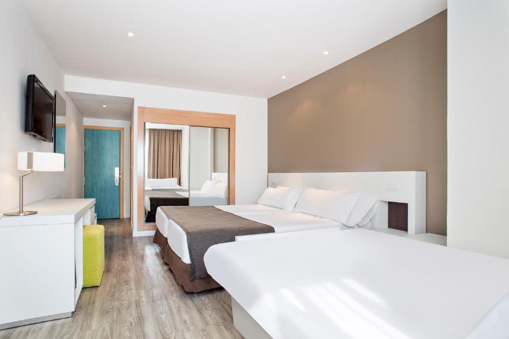 Habitación familiar del hotel Sol Pelicanos Ocas