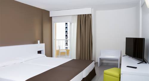 Habitación doble Vista Piscina del hotel Sol Pelicanos Ocas. Foto 1