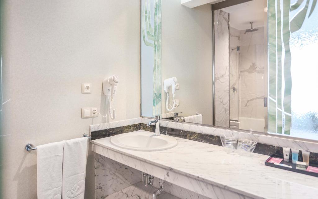 Habitación doble Vista Mar Superior del hotel Benikaktus. Foto 3