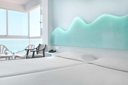 Habitación Doble con vistas al mar - 2 camas del hotel Benikaktus. Foto 4