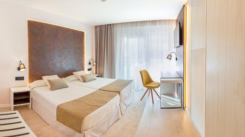 Habitación Doble Estándar - 1 o 2 camas del hotel Benidorm Centre. Foto 2