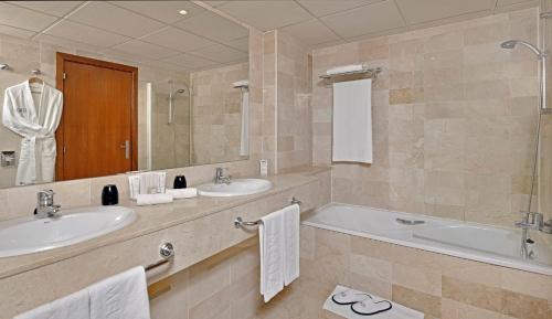 Habitación Doble Grand Premium The Level con acceso al salón executive del hotel Melia Benidorm. Foto 3