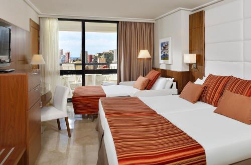 Habitación Familiar del hotel Melia Benidorm. Foto 1