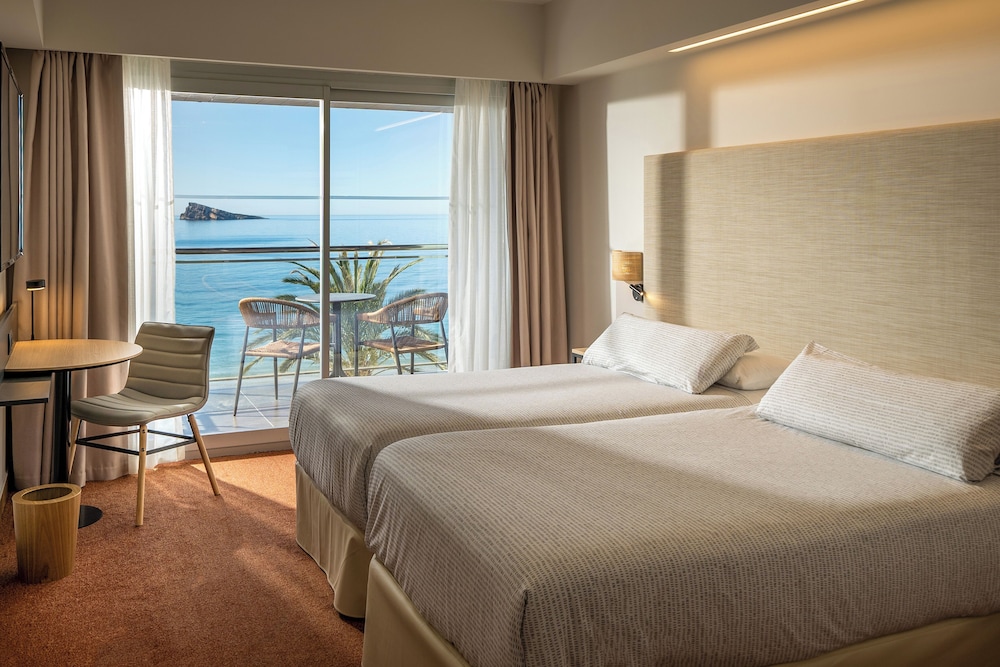 The INNSiDE Vista Mar Frontal del hotel Innside by Meliá Costablanca. Foto 1