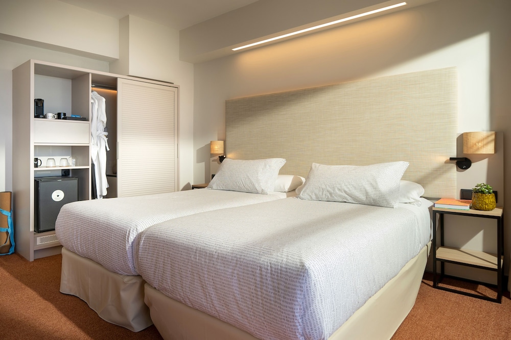 The INNSiDE Premium Vista Mar Frontal del hotel Innside by Meliá Costablanca. Foto 1