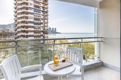 Habitación Familiar con terraza del hotel Cimbel. Foto 4