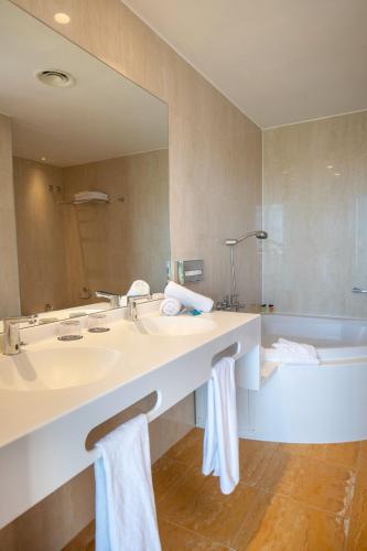 Habitación Grand De Luxe Royal del hotel BCL Levante Club and Spa - Only Adults. Foto 5