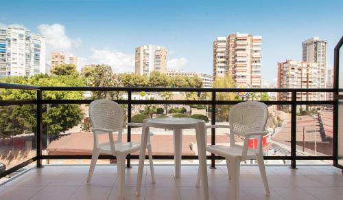 Habitación Doble Estándar con Terraza del hotel RH Corona del Mar. Foto 1