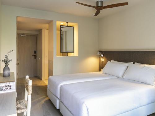 Habitación Doble Estándar con Terraza del hotel Mercure Benidorm