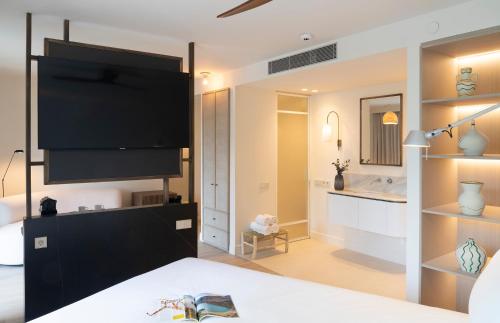 Habitación Doble Deluxe con terraza del hotel Mercure Benidorm. Foto 2