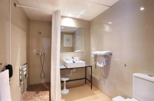 Habitación Triple del hotel Brasil. Foto 2