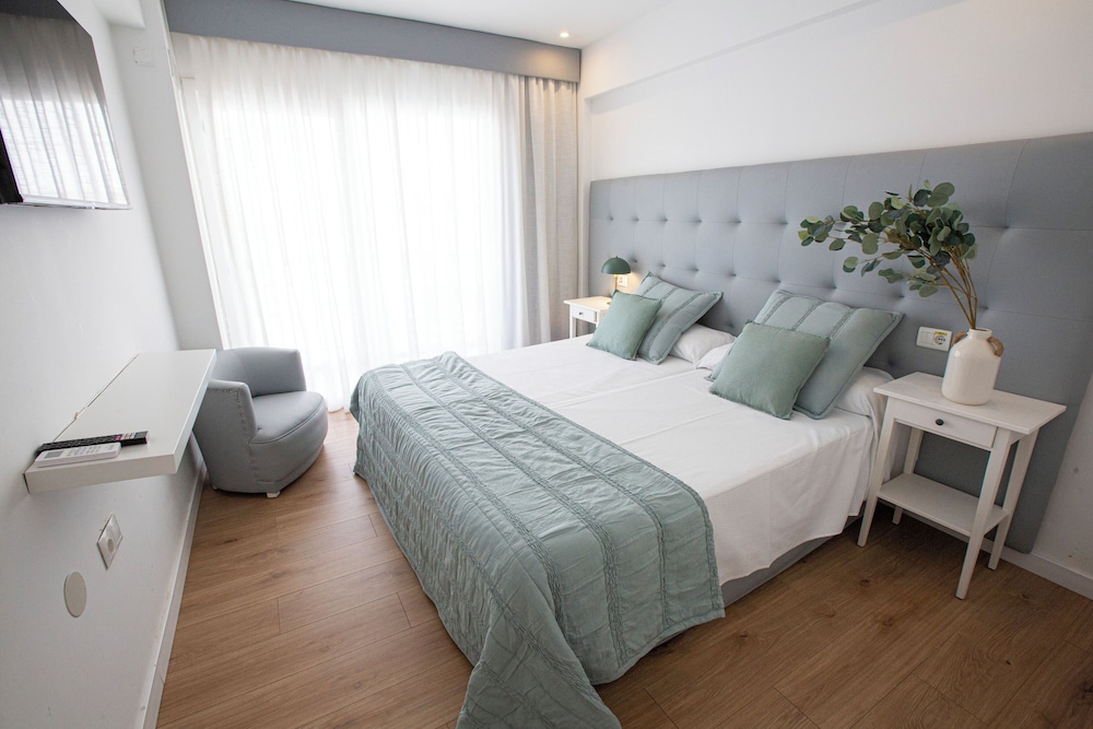 Habitación Individual del hotel Fleming Playa Poniente. Foto 1