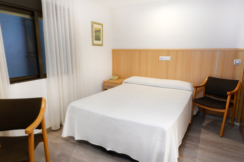 Habitación Individual ventana patio interior del hotel Montemar