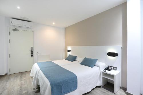 Habitación Triple Estándar del hotel Alameda. Foto 1