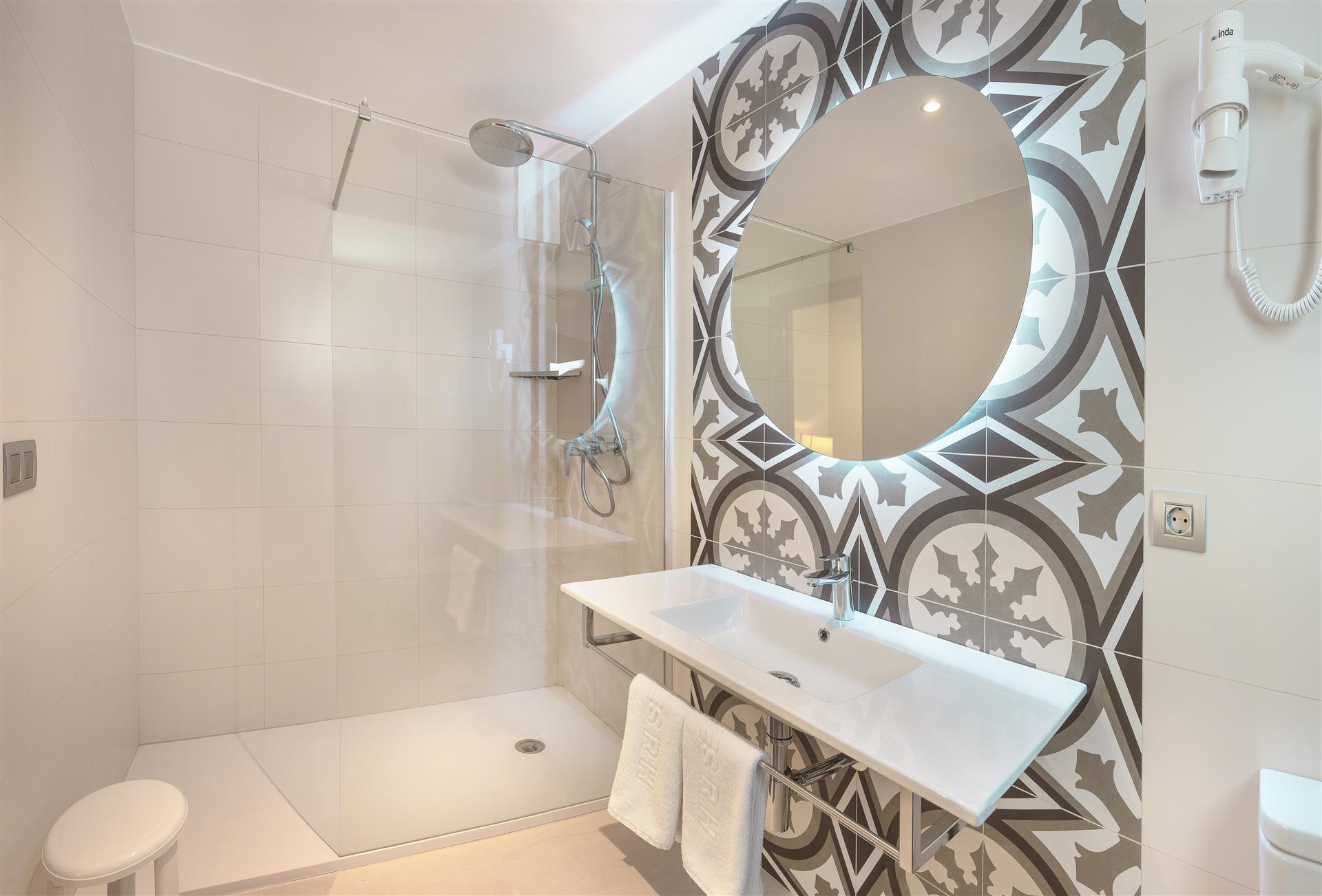 Habitación doble Vista Mar Sin Balcón/Terraza del hotel Gastrohotel RH Canfali. Foto 2