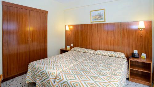 Habitación Individual con bañera del hotel Mareny. Foto 1