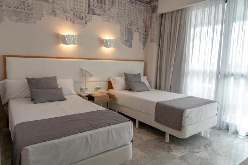 Habitación Doble Premium con terraza del hotel Madeira Centro. Foto 4