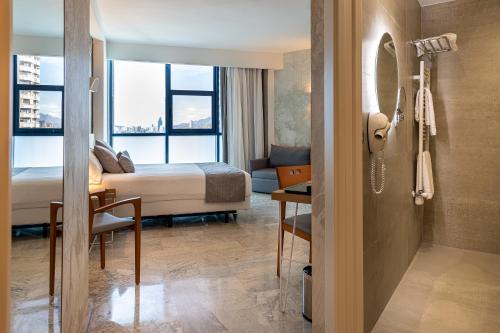 Habitación Doble sin balcón - 1 o 2 camas - Adaptada para personas con discapacidad del hotel Madeira Centro. Foto 6
