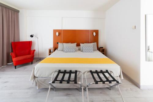 Habitación Doble Deluxe con cama extragrande y vistas a la ciudad del hotel Oasis Plaza. Foto 3