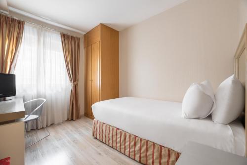Habitación Individual del hotel Almirante Bonifaz. Foto 3