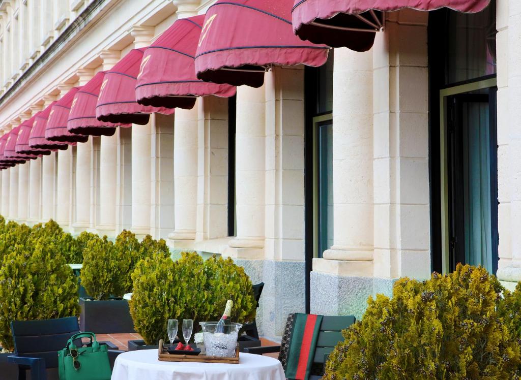 Habitación triple del hotel Abba Burgos. Foto 1