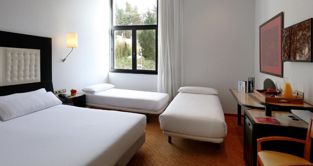 Habitación familiar del hotel Abba Burgos. Foto 4