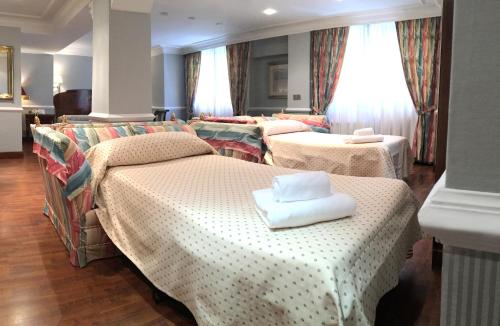Habitación Familiar del hotel María Luisa. Foto 5