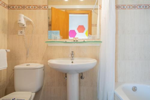 2 Habitaciones Dobles comunicadas del hotel Tudanca Miranda. Foto 4
