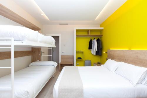 Habitación Cuádruple del hotel Ciudad De Burgos. Foto 5