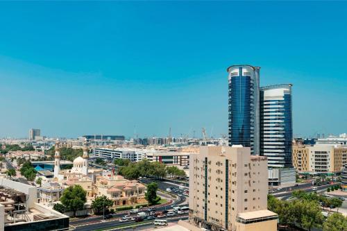 Classic King Room with complimentary shuttle service to Dubai Mall & Kite Beach del hotel Four Points by Sheraton Bur Dubai