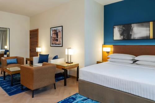 Estudio Deluxe con cama grande del hotel Four Points by Sheraton Bur Dubai. Foto 2
