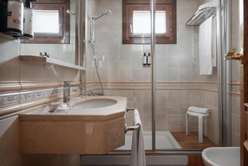 Habitación Doble con Terraza del hotel Dorma Alfonso VIII. Foto 4