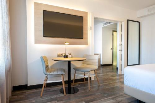 Suite Junior del hotel Cadiz Paseo del Mar Affiliated By Meliá. Foto 4