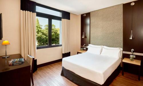 Habitación Doble Estándar - 1 o 2 camas del hotel Nh Avenida Jerez. Foto 1