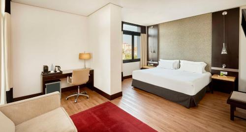 Suite Junior con terraza del hotel Nh Avenida Jerez