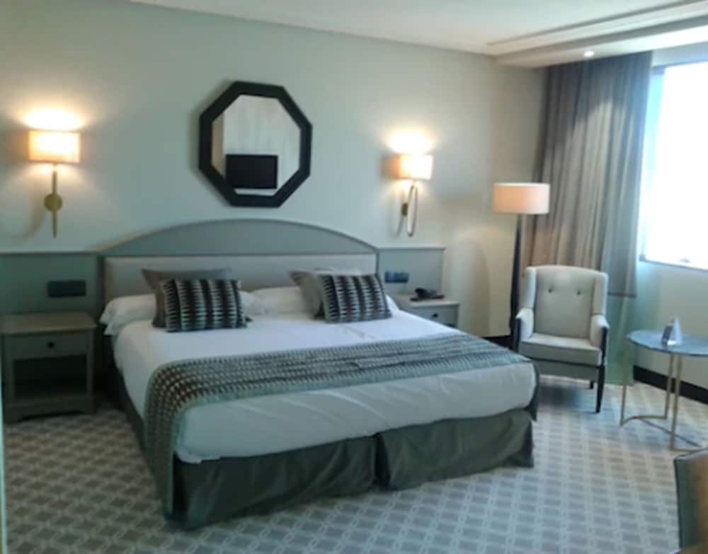 Habitación doble, vistas al mar del hotel Bahia. Foto 4