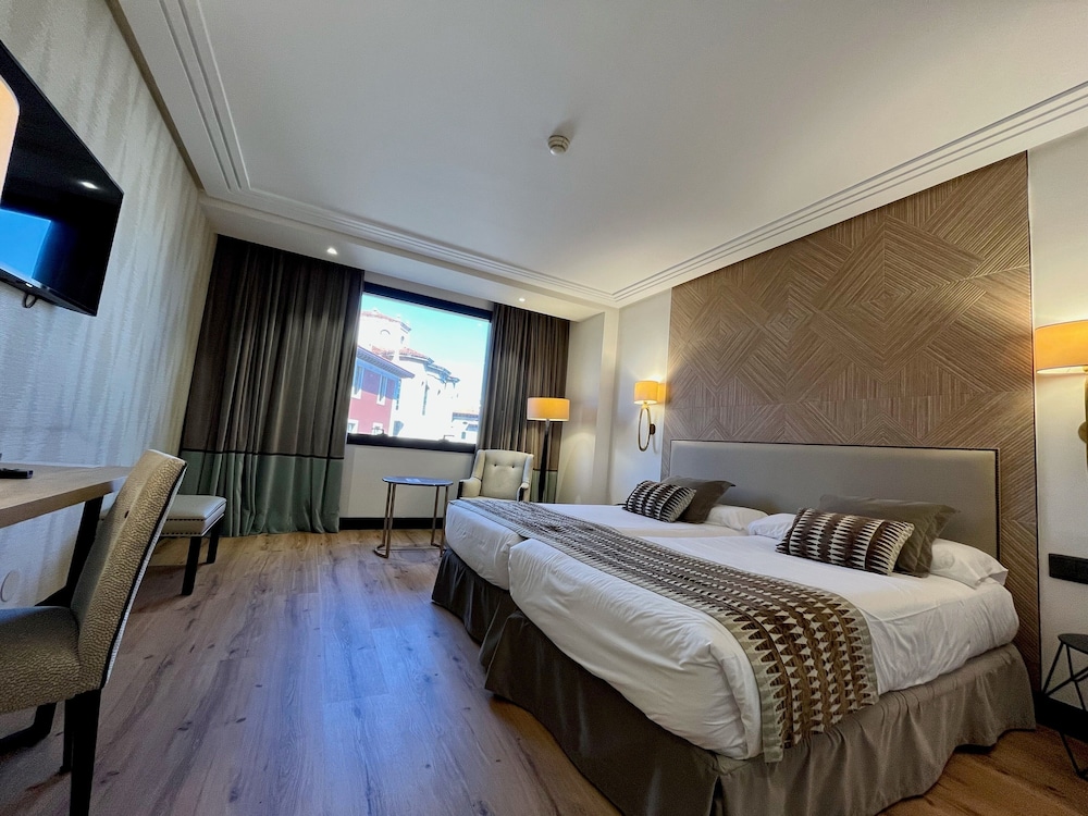 Habitación básica con 2 camas individuales (Cathedral view) del hotel Bahia. Foto 9