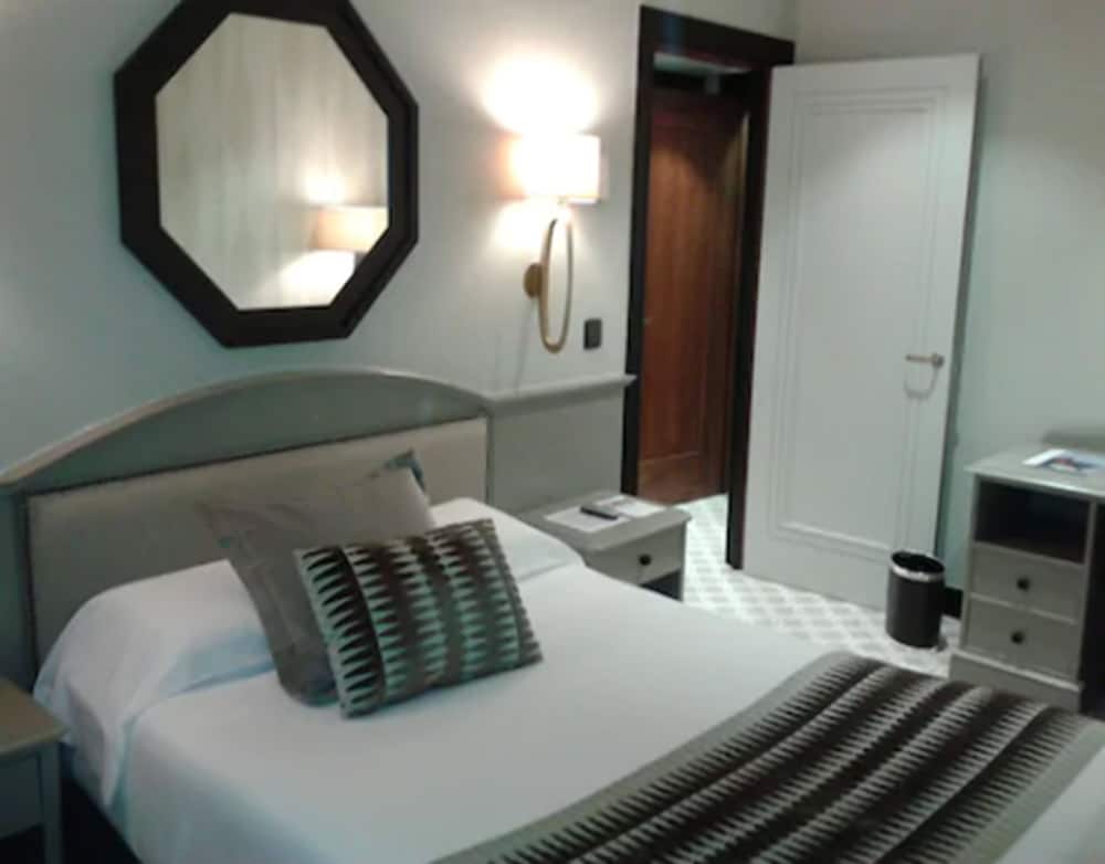 Habitación individual del hotel Bahia. Foto 4