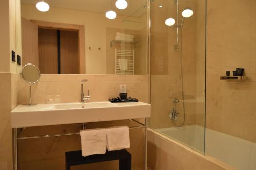 Habitación Doble Estándar - 1 o 2 camas del hotel Gran Hotel Sardinero. Foto 3
