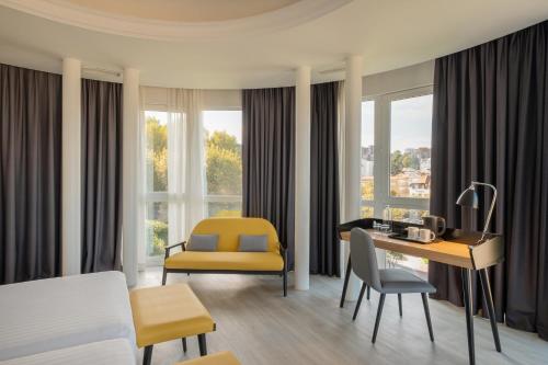 Habitación Doble Superior con vistas al mar del hotel Dorma Sardinero. Foto 4
