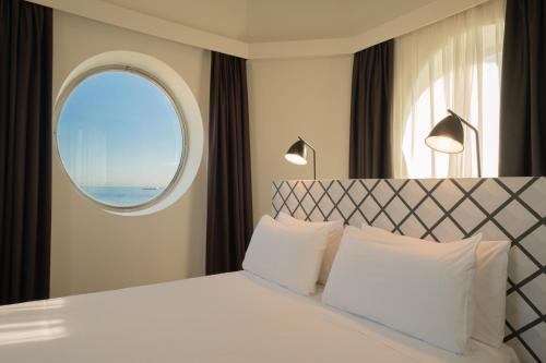 Suite con vistas al mar del hotel Dorma Sardinero. Foto 3