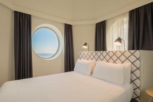 Suite con vistas al mar del hotel Dorma Sardinero. Foto 4