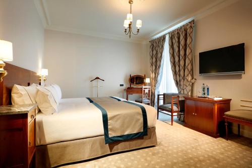 Habitación Doble Deluxe del hotel Eurostars Real. Foto 4