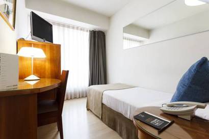 Habitación individual del hotel Vincci Puerto Chico. Foto 2