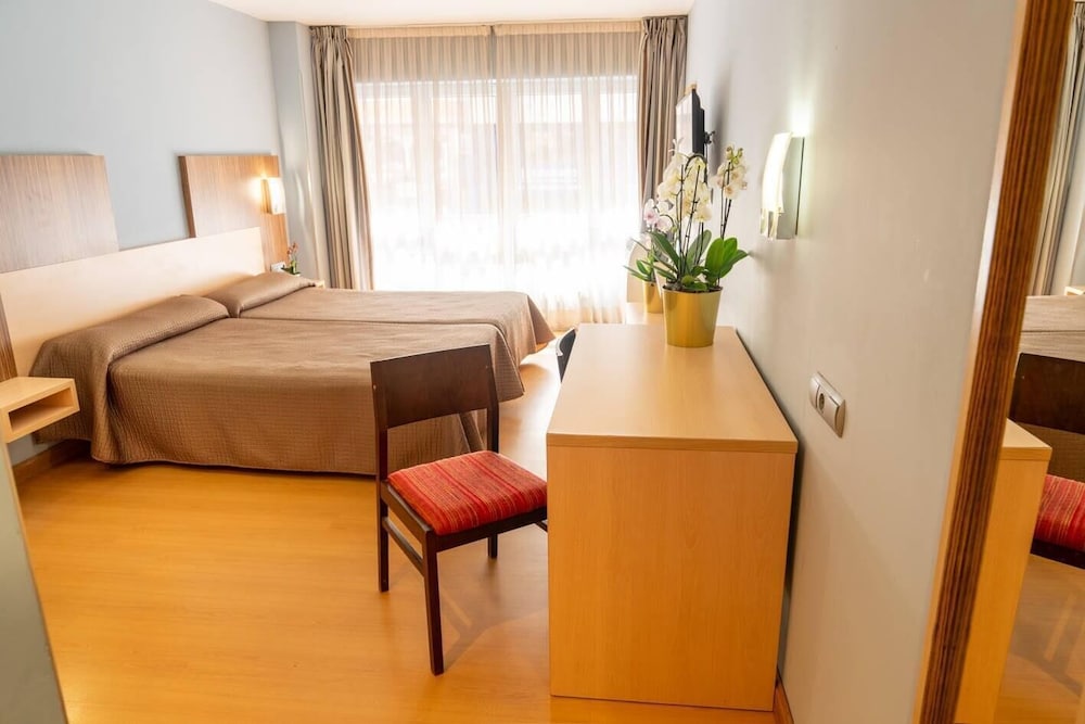 Habitación superior, 2 camas individuales del hotel Faranda Alisas Santander, Ascend Hotel Collection. Foto 5