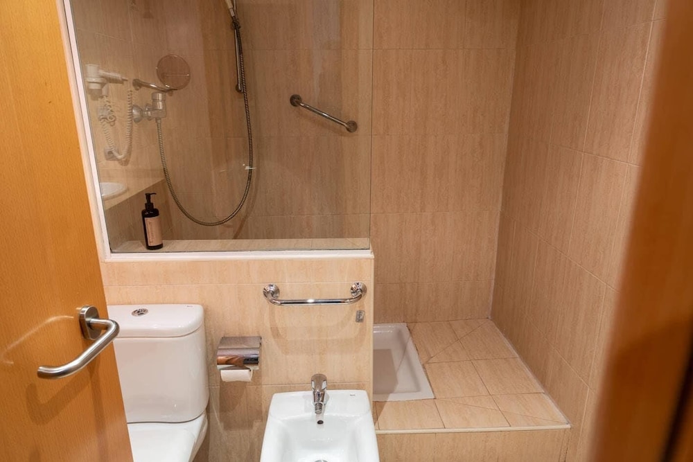 Habitación superior, 2 camas individuales del hotel Faranda Alisas Santander, Ascend Hotel Collection. Foto 7
