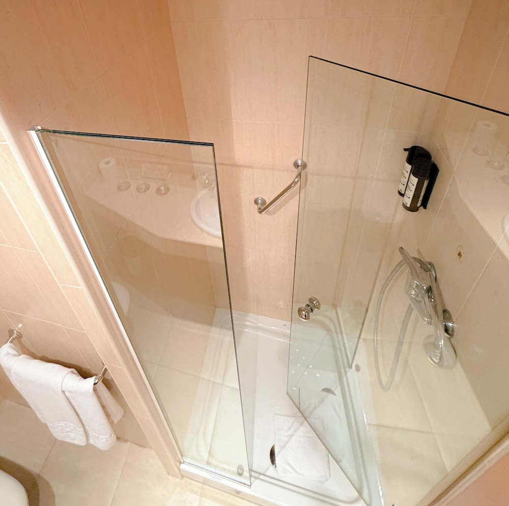 Habitación superior, 2 camas individuales del hotel Faranda Alisas Santander, Ascend Hotel Collection. Foto 11
