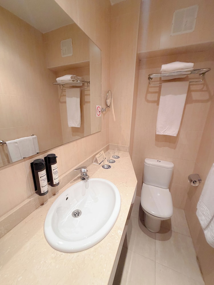 Habitación superior, 2 camas individuales del hotel Faranda Alisas Santander, Ascend Hotel Collection. Foto 12