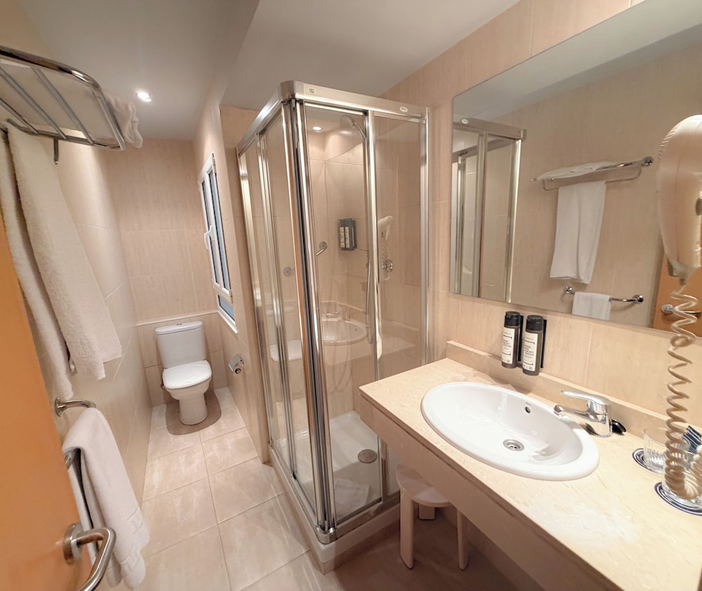 Habitación Superior, 1 cama individual del hotel Faranda Express Alisas Santander. Foto 5